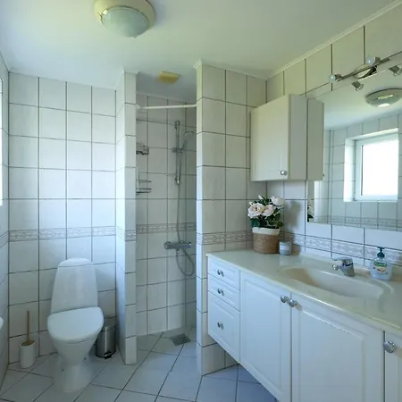 Apartman 2 Bedroom Flat With Garden Just Outside Lokken