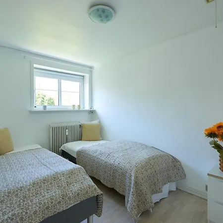 Apartman 2 Bedroom Flat With Garden Just Outside Lokken Vittrup
