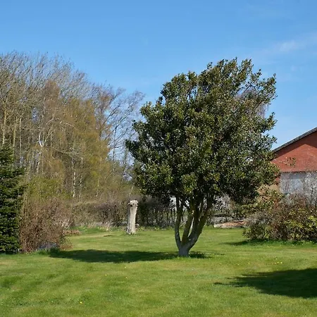 2 Bedroom Flat With Garden Just Outside Lokken